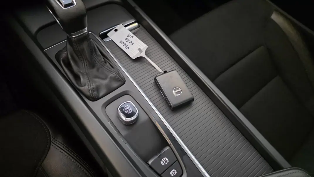 Volvo XC 60 2018 - 23500 EUR, 242396 km - AUTO.MOTO.pt - 242396km - foto 44 de 55