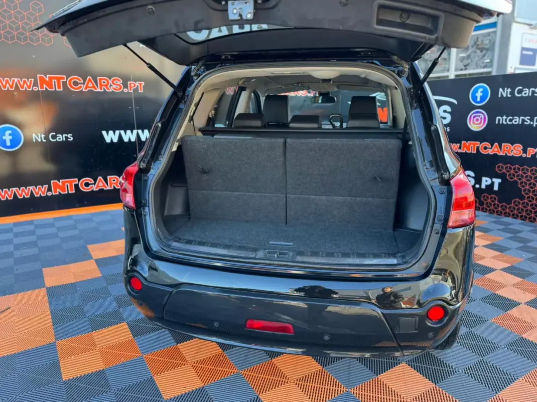 Nissan Qashqai +2 2009 - 6900 EUR, 281246 km - AUTO.MOTO.pt - 281246km - foto 16 de 17