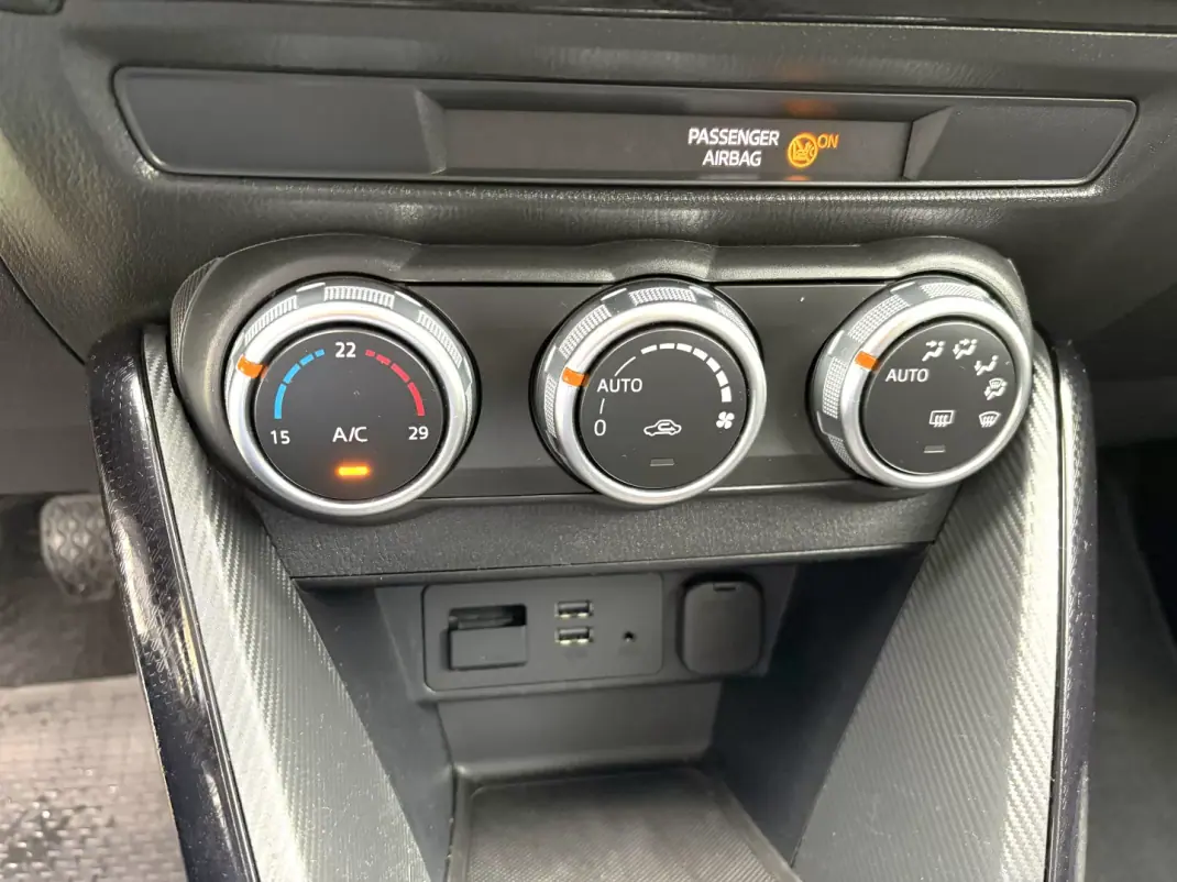 Mazda 2 2019 - 14350 EUR, 55422 km - AUTO.MOTO.pt - 55422km - foto 13 de 17