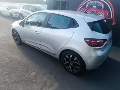 Renault Clio 2019 - 10900 EUR, 199948 km - AUTO.MOTO.pt - 199948km - foto 4 de 27