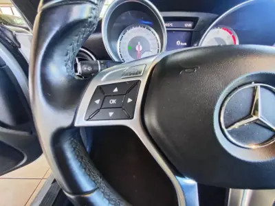 Mercedes-Benz SLK 250 2012 - 23500 EUR, 162600 km - AUTO.MOTO.pt - 162600km - foto 25 de 37