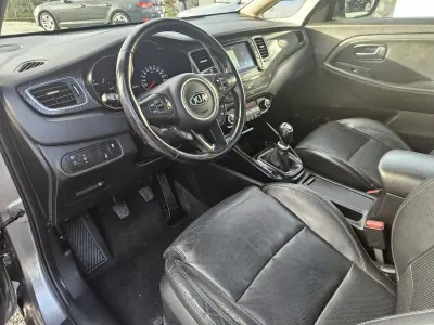 Kia Carens 2018 - 17500 EUR, 138200 km - AUTO.MOTO.pt - 138200km - foto 16 de 63