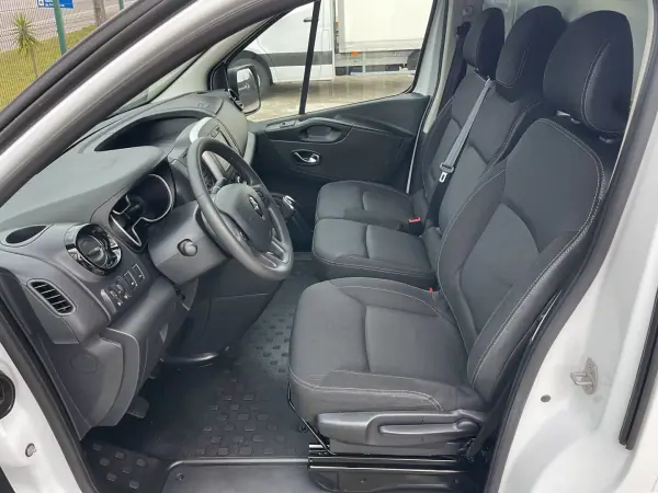 Renault Trafic 2020 - 17450 EUR, 131000 km - AUTO.MOTO.pt - 131000km - foto 18 de 35