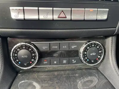 Mercedes-Benz CLS 350 2013 - 22990 EUR, 218000 km - AUTO.MOTO.pt - 218000km - foto 16 de 19