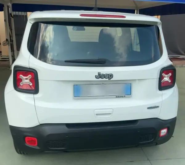 Jeep Renegade 2021 - 15995 EUR, 129400 km - AUTO.MOTO.pt - 129400km - foto 9 de 11