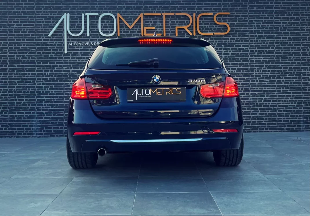 BMW 318 2014 - 14900 EUR, 127000 km - AUTO.MOTO.pt - 127000km - foto 4 de 17