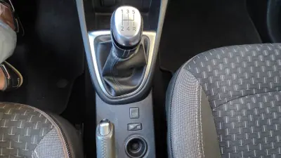 Renault Captur 2018 - 13990 EUR, 85000 km - AUTO.MOTO.pt - 85000km - foto 23 de 23