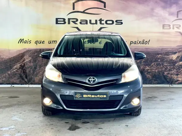 Toyota Yaris 2012 - 8250 EUR, 210746 km - AUTO.MOTO.pt - 210746km - foto 3 de 22