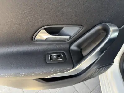Mercedes-Benz A 180 2018 - 21750 EUR, 102000 km - AUTO.MOTO.pt - 102000km - foto 17 de 18