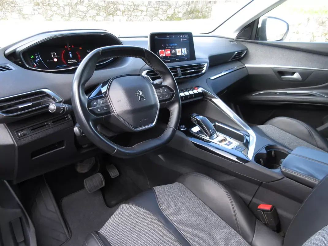 Peugeot 3008 2017 - 18990 EUR, 159000 km - AUTO.MOTO.pt - 159000km - foto 18 de 38