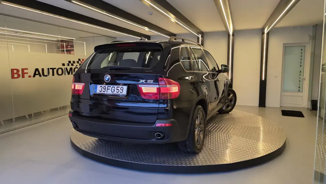 BMW X5 2008 - 14900 EUR, 273516 km - AUTO.MOTO.pt - 273516km - foto 17 de 51