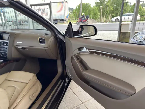 Audi A5 Cabrio 2011 - 14950 EUR, 274529 km - AUTO.MOTO.pt - 274529km - foto 34 de 37