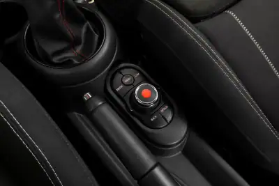 MINI One 2019 - 24500 EUR, 52558 km - AUTO.MOTO.pt - 52558km - foto 14 de 20