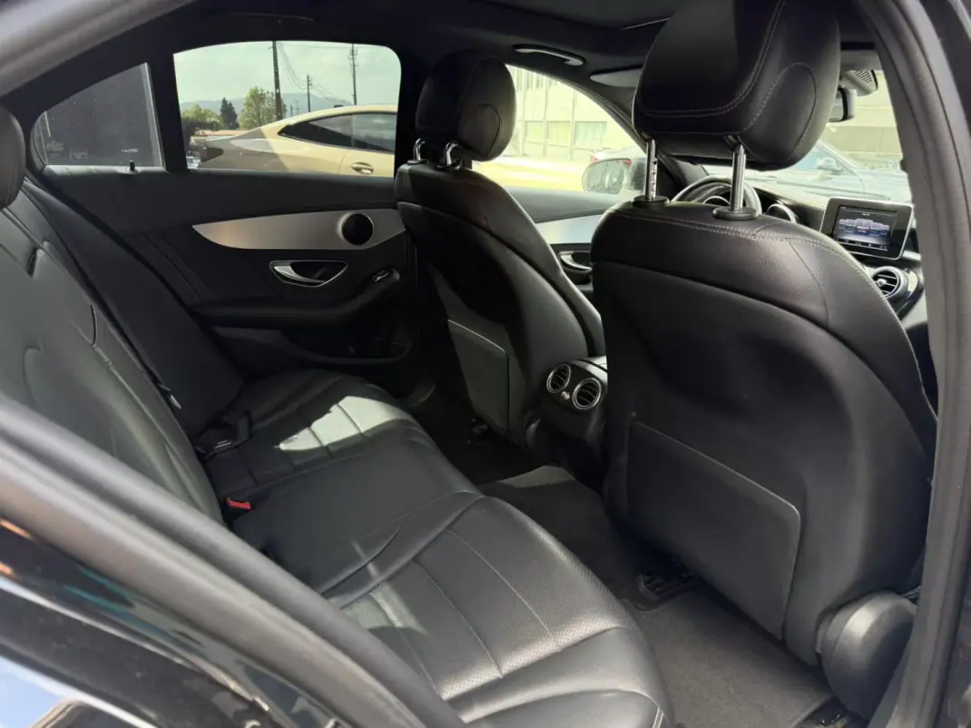 Mercedes-Benz C 200 2015 - 20900 EUR, 163000 km - AUTO.MOTO.pt - 163000km - foto 12 de 13