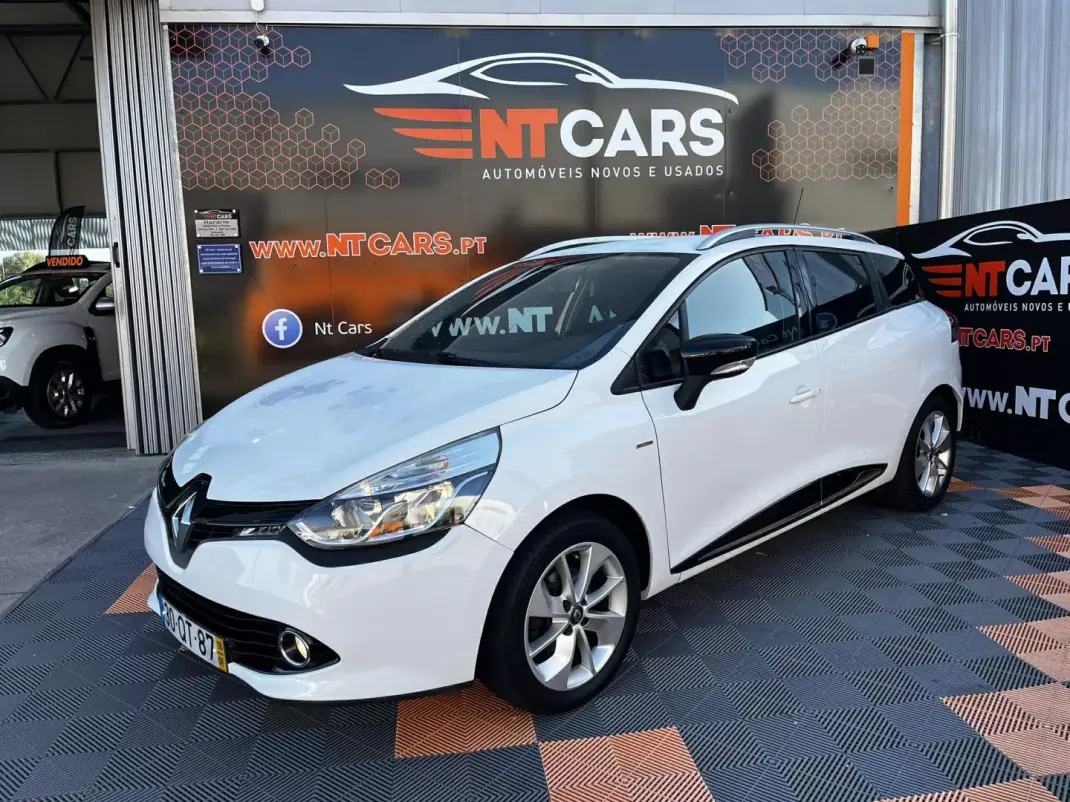 Renault Clio Sport Tourer 2016 - 10900 EUR, 138639 km - AUTO.MOTO.pt - 138639km - foto 1 de 21