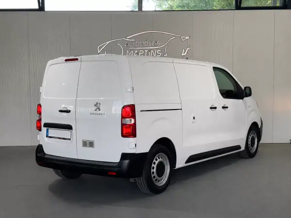Peugeot Expert 2019 - 18450 EUR, 121904 km - AUTO.MOTO.pt - 121904km - foto 8 de 16