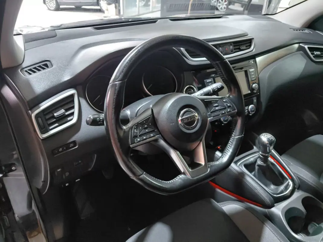 Nissan Qashqai 2018 - 18900 EUR, 99000 km - AUTO.MOTO.pt - 99000km - foto 7 de 16