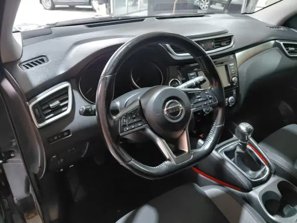 Nissan Qashqai 2018 - 18900 EUR, 99000 km - AUTO.MOTO.pt - 99000km - foto 7 de 16