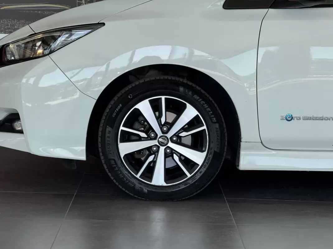 Nissan Leaf 2020 - 12990 EUR, 129004 km - 129004km - foto 8 de 21