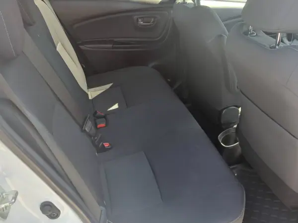 Toyota Yaris 2018 - 16750 EUR, 57032 km - AUTO.MOTO.pt - 57032km - foto 24 de 35
