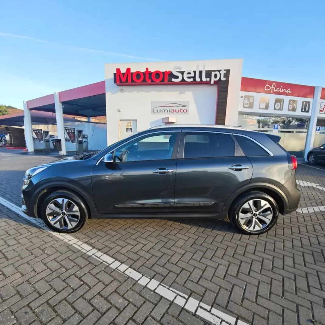 Kia e-Niro 2021 - 24400 EUR, 81000 km - AUTO.MOTO.pt - 81000km - foto 11 de 13