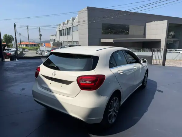 Mercedes-Benz A 180 2017 - 17900 EUR, 145000 km - AUTO.MOTO.pt - 145000km - foto 4 de 14