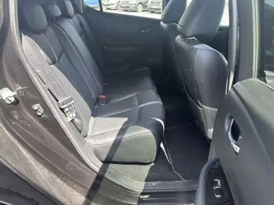 Nissan Leaf 2018 - 15800 EUR, 70936 km - AUTO.MOTO.pt - 70936km - foto 11 de 14