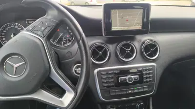 Mercedes-Benz A 180 2013 - 11900 EUR, 187000 km - AUTO.MOTO.pt - 187000km - foto 7 de 26