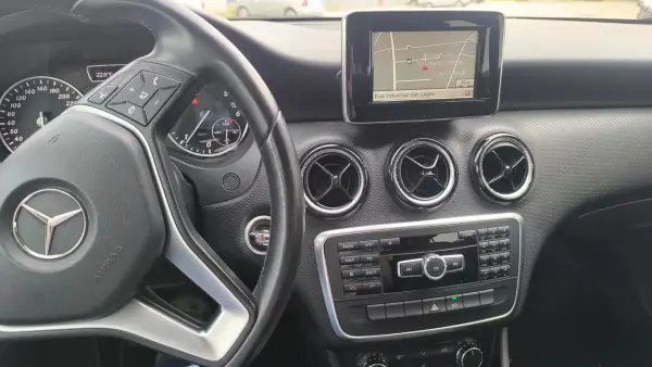 Mercedes-Benz A 180 2013 - 11900 EUR, 187000 km - AUTO.MOTO.pt - 187000km - foto 7 de 26