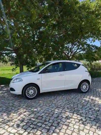 Lancia Ypsilon 2015 - 6400 EUR, 149726 km - 149726km - foto 15 de 15