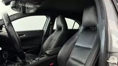 Mercedes-Benz A 180 2013 - 12990 EUR, 237399 km - AUTO.MOTO.pt - 237399km - foto 11 de 28