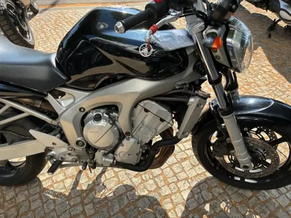 Yamaha FZ 07 2004 - 3250 EUR, 43561 km - AUTO.MOTO.pt - 43561km - foto 9 de 13