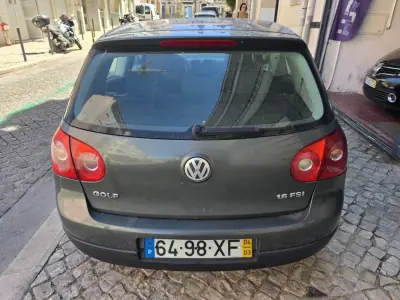 Volkswagen Golf 2004 - 3999 EUR, 160000 km - AUTO.MOTO.pt - 160000km - foto 5 de 17
