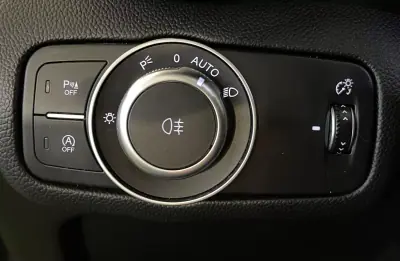 Alfa Romeo Giulia 2016 - 17750 EUR, 153000 km - AUTO.MOTO.pt - 153000km - foto 34 de 36