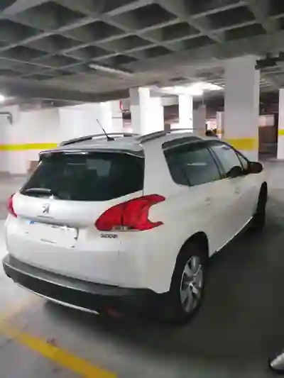 Peugeot 2008 2015 — foto 6 de 10