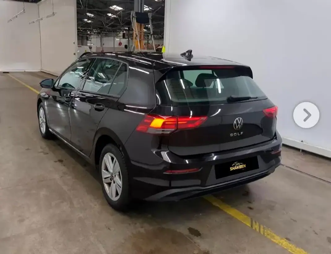 Volkswagen Golf 2022 - 27750 EUR, 130144 km - AUTO.MOTO.pt - 130144km - foto 3 de 10