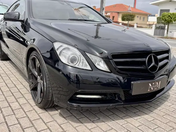 Mercedes-Benz E 220 2011 - 14500 EUR, 268000 km - AUTO.MOTO.pt - 268000km - foto 5 de 18
