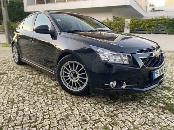 Chevrolet Cruze 2013 - 10750 EUR, 115000 km - AUTO.MOTO.pt - 115000km - foto 22 de 42