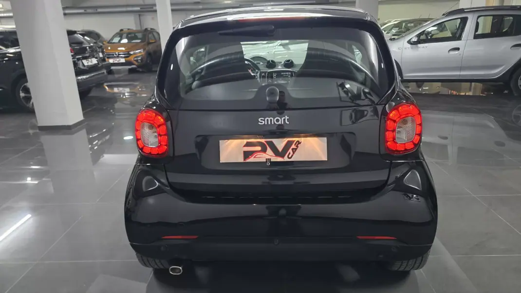 Smart ForTwo Coupé 2018 - 14990 EUR, 72000 km - AUTO.MOTO.pt - 72000km - foto 22 de 37