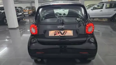 Smart ForTwo Coupé 2018 - 14990 EUR, 72000 km - AUTO.MOTO.pt - 72000km - foto 22 de 37