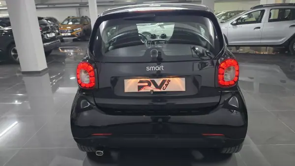 Smart ForTwo Coupé 2018 - 14990 EUR, 72000 km - AUTO.MOTO.pt - 72000km - foto 22 de 37