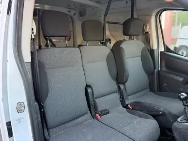 Citroën Berlingo 2017 - 11900 EUR, 176000 km - AUTO.MOTO.pt - 176000km - foto 10 de 10