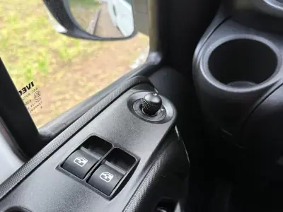 Iveco DAILY 35-140 CONTENTOR E PLATAFORMA 2018 - 29990 EUR, 81000 km - AUTO.MOTO.pt - 81000km - foto 17 de 28