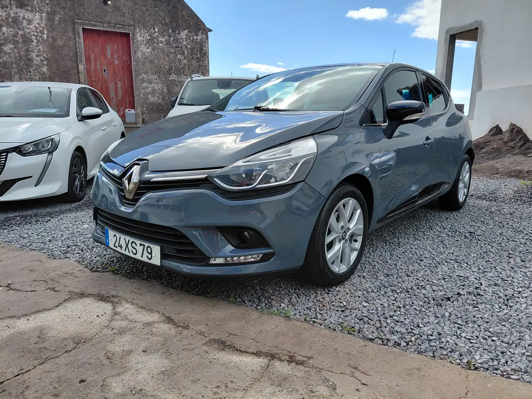 Renault Clio 2019 - 12250 EUR, 138353 km - AUTO.MOTO.pt - 138353km - foto 1 de 13