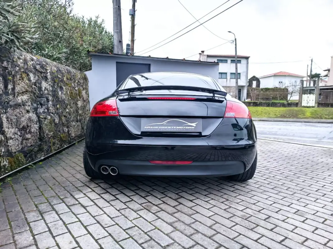 Audi TT Coupé 2009 - 15650 EUR, 187000 km - AUTO.MOTO.pt - 187000km - foto 7 de 8