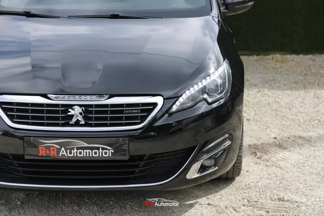 Peugeot 308 SW 2016 - 11800 EUR, 201000 km - AUTO.MOTO.pt - 201000km - foto 5 de 36