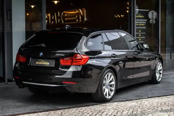 BMW 318 2013 - 11990 EUR, 266923 km - 266923km - foto 4 de 36