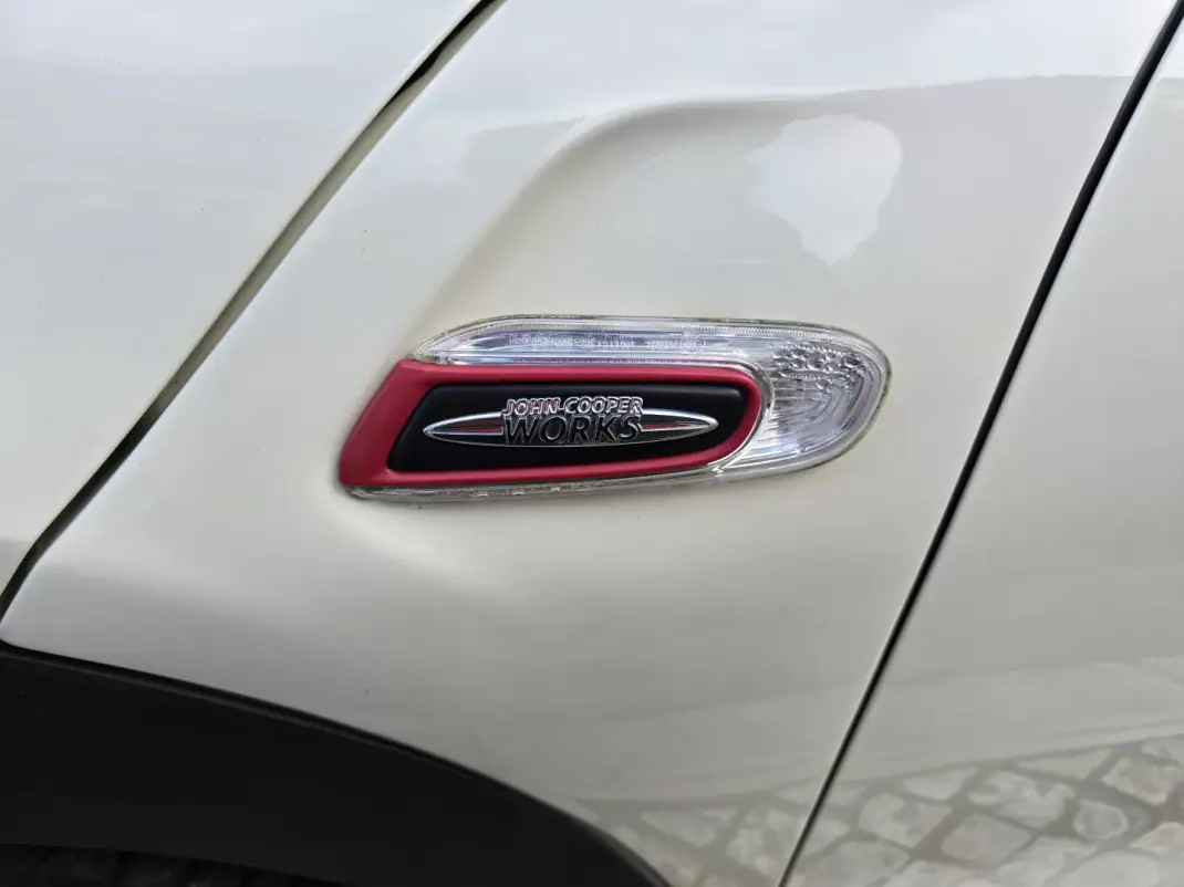 MINI Cooper 2017 - 14999 EUR, 166333 km - AUTO.MOTO.pt - 166333km - foto 7 de 24