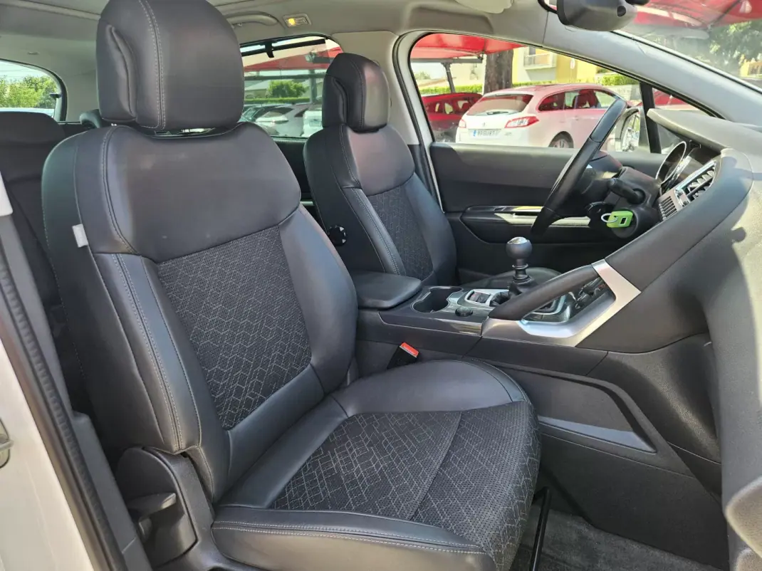 Peugeot 3008 2016 - 13550 EUR, 128500 km - 128500km - foto 17 de 38
