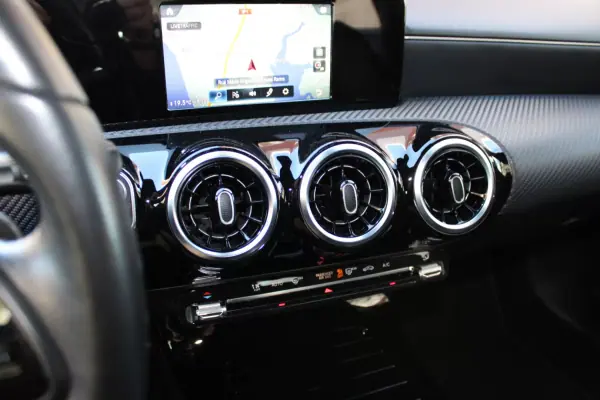 Mercedes-Benz A 180 2019 - 25900 EUR, 73000 km - 73000km - foto 26 de 47